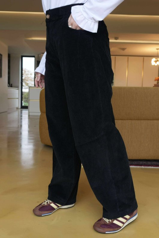 Gilbert Cord Barrel Pant Black /24=